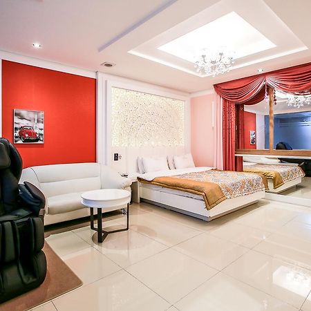 Shell Stone Yeosu Business Hotel Екстер'єр фото