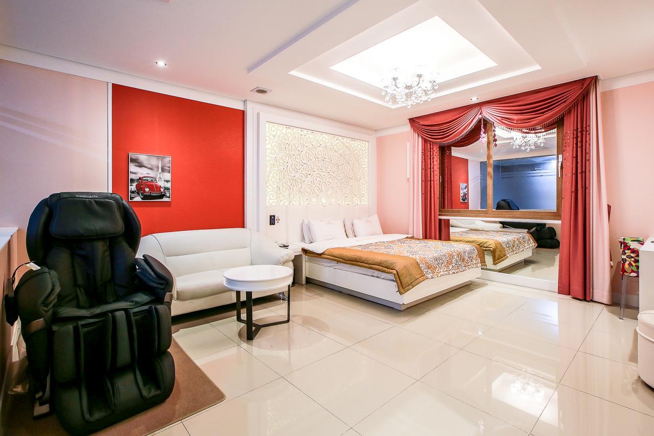 Shell Stone Yeosu Business Hotel Екстер'єр фото