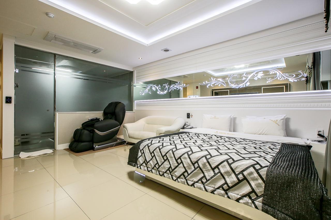 Shell Stone Yeosu Business Hotel Екстер'єр фото